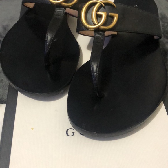 Authentic Gucci thong sandals - Picture 4 of 9